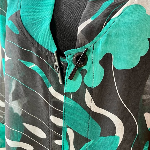 Tropical Print Tie Front Cover Up, NWOT - Picture 10 of 11